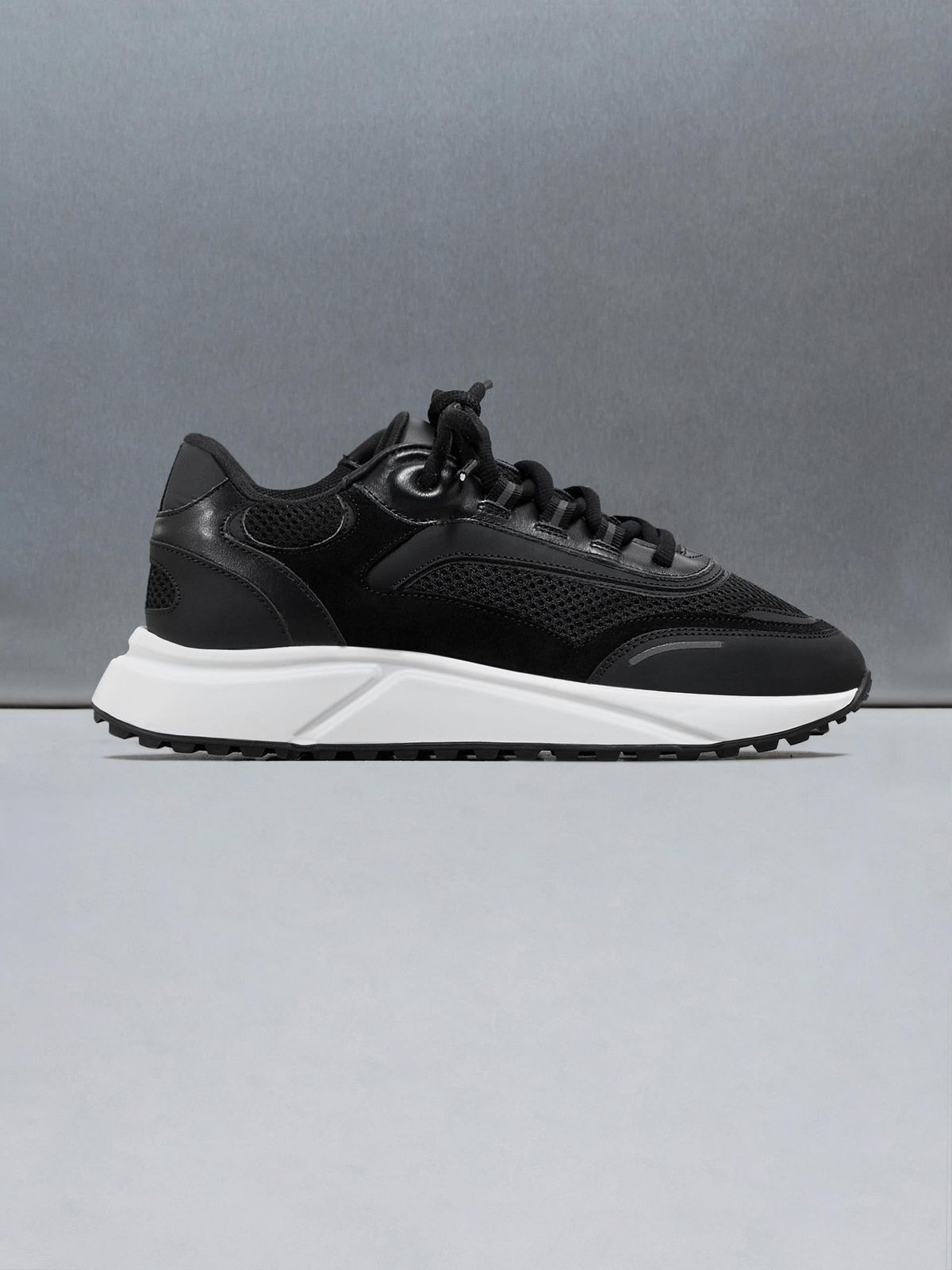 Technical Runner 2.0 in Midnight Black