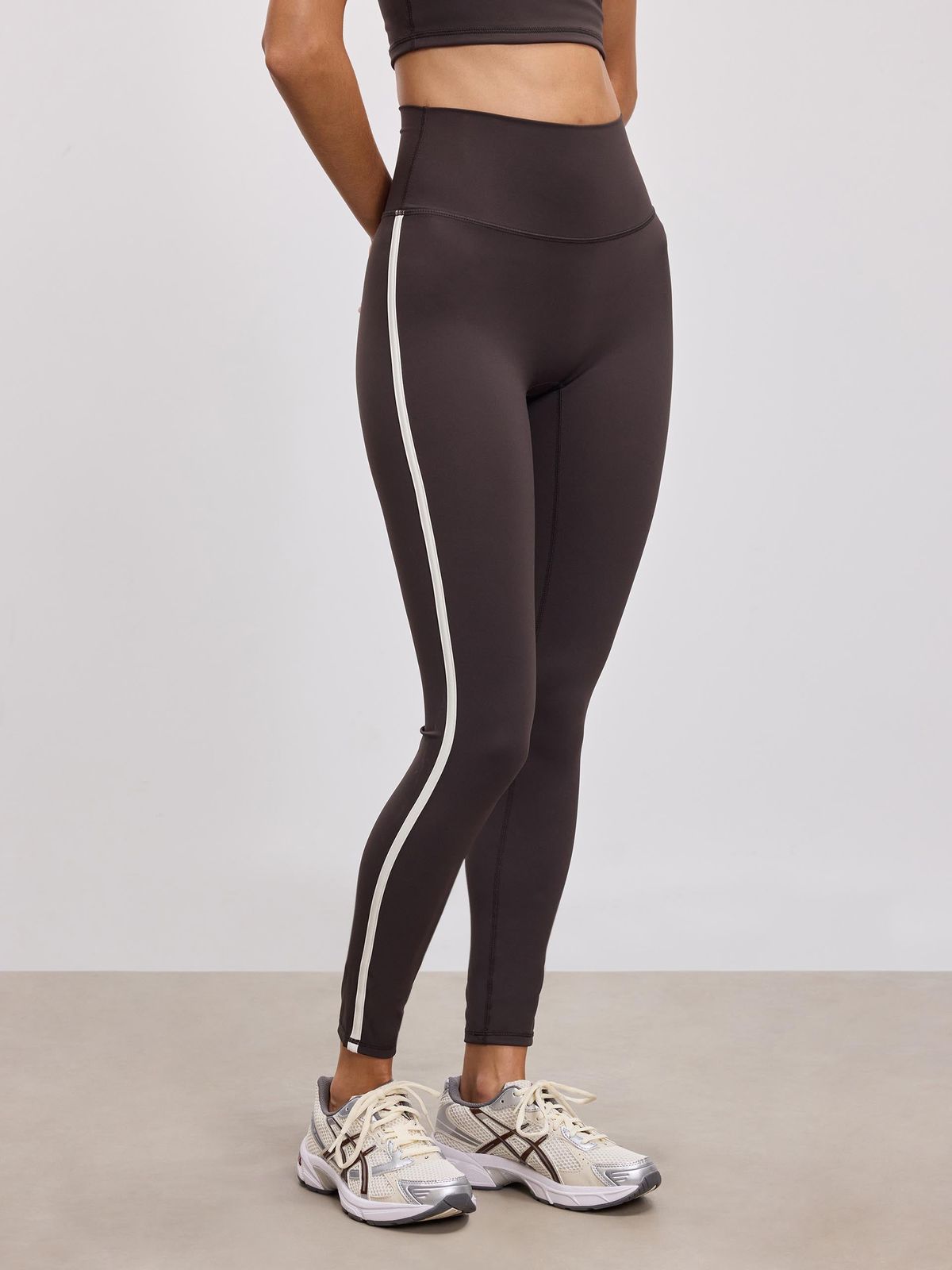 Womens Contrast Piping Active Legging in Brown