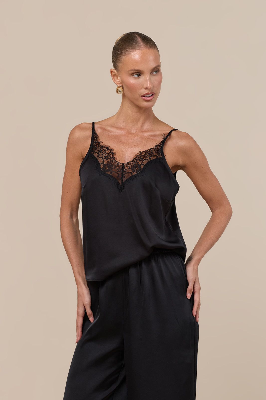 LOREN LACE CAMI TOP | BLACK