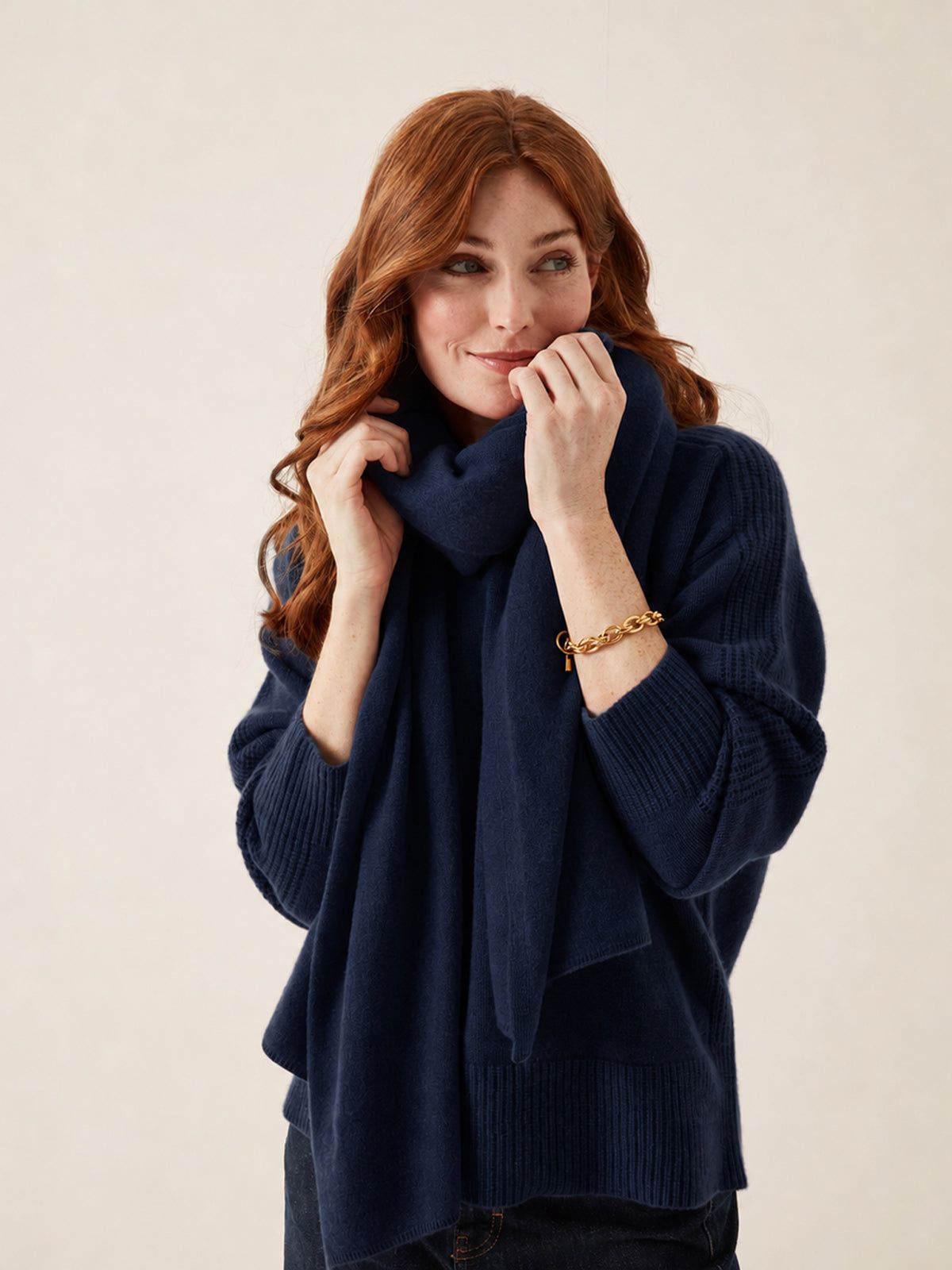 Lofty Cashmere Scarf in Midnight Blue