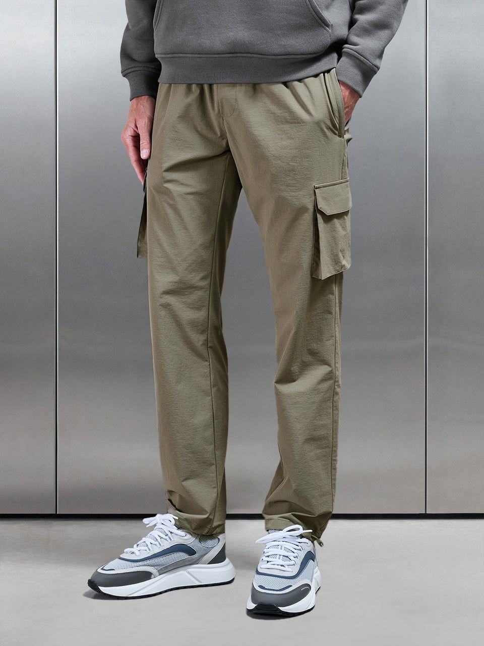 Relaxed Fit Utility Cargo Pant in Olive