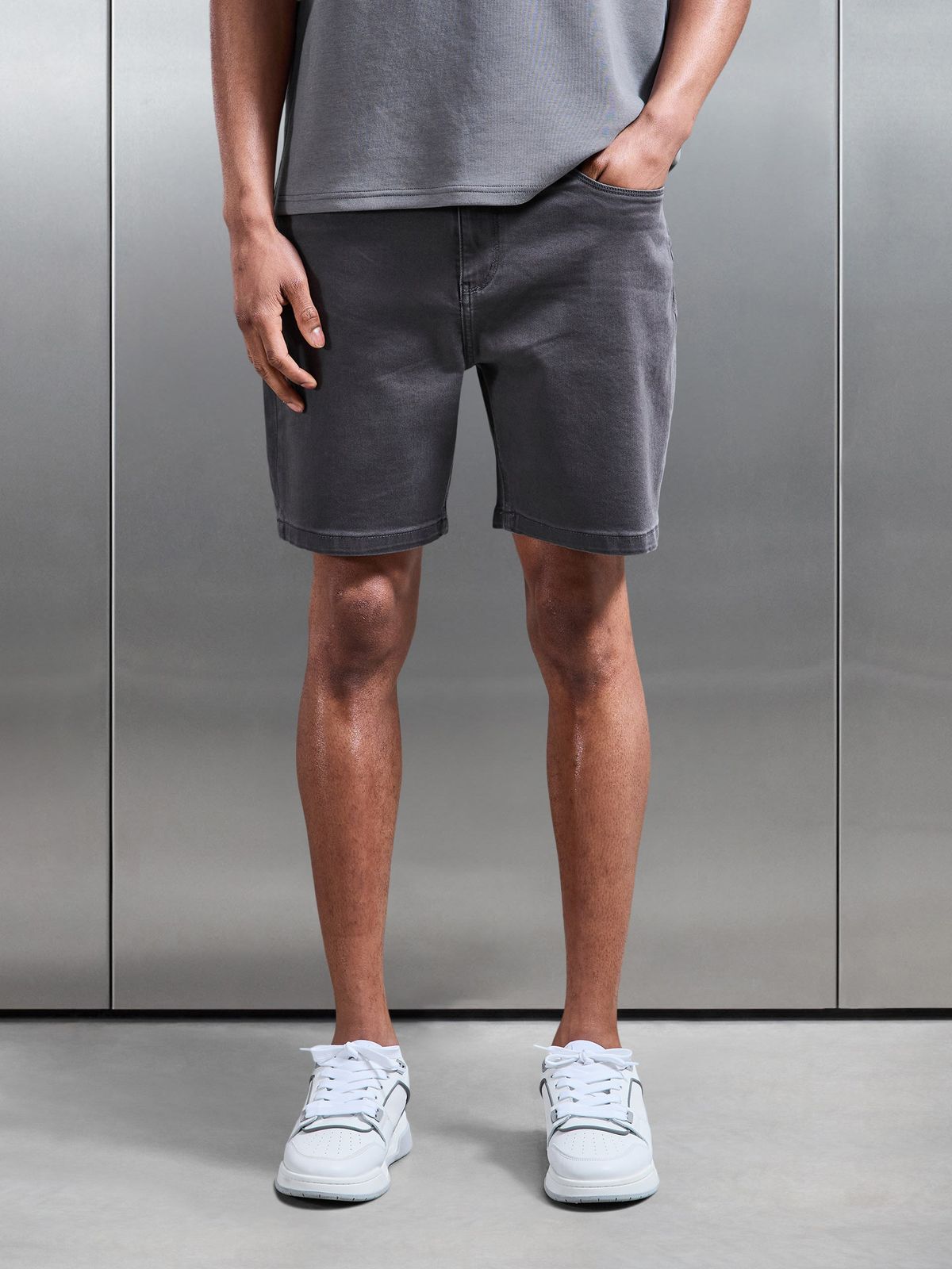 Relaxed Fit Denim Short in Grey