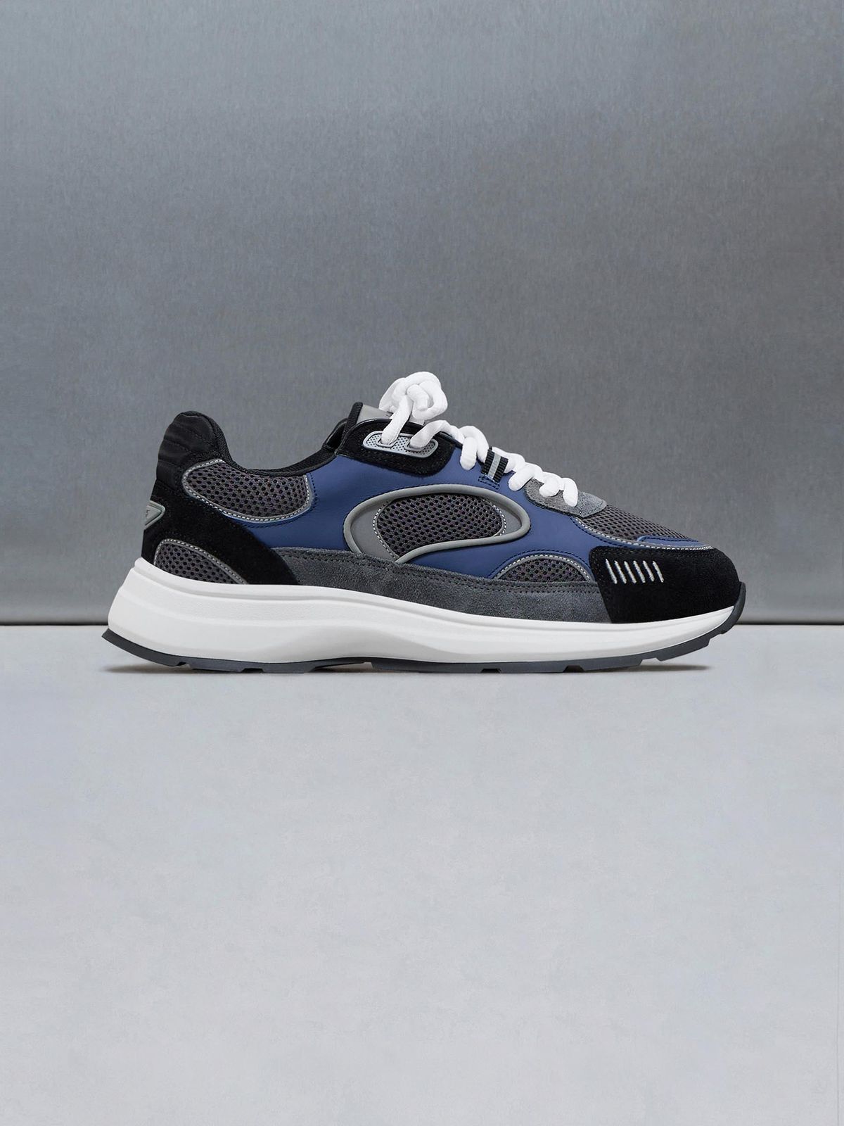 Circuit Trainer in Cobalt Grey
