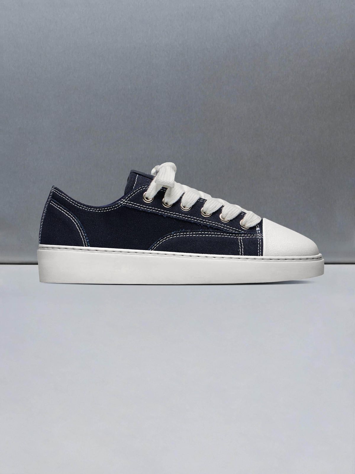 Mid Essential Homerun in Navy White