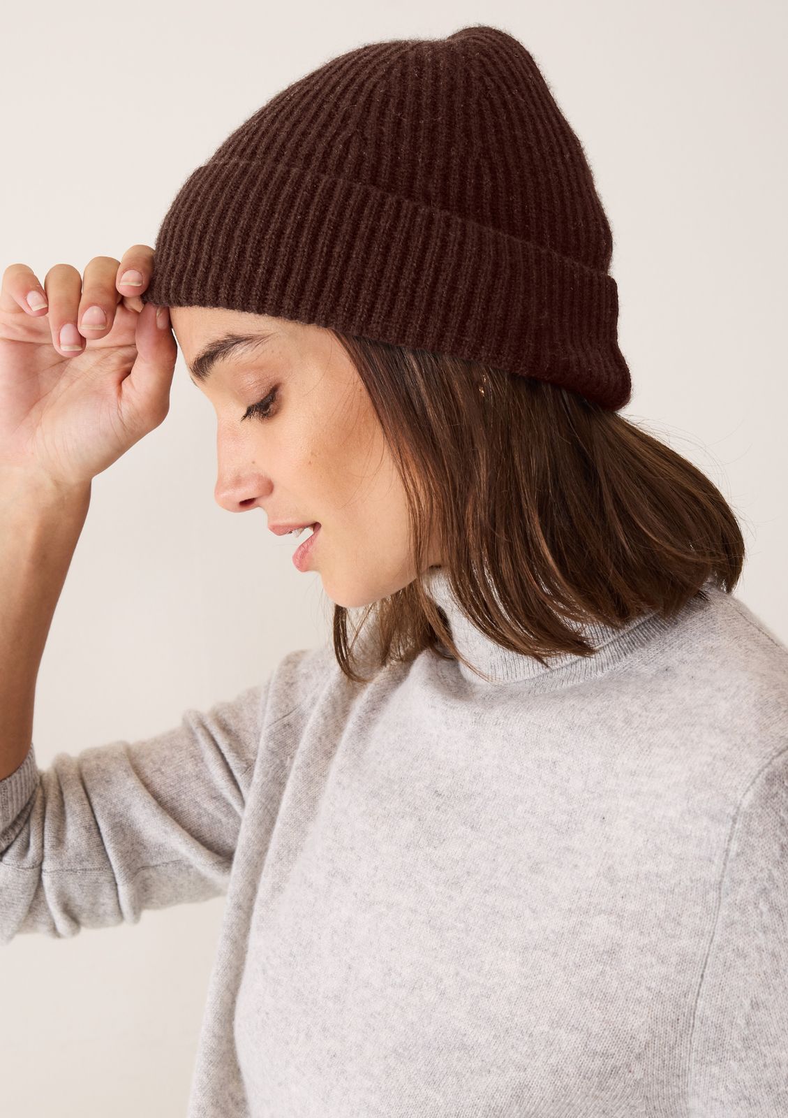 Cashmere Beanie in Americano Brown