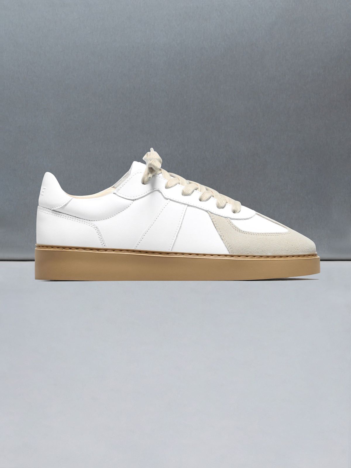 Classic Court Trainer in White Gum
