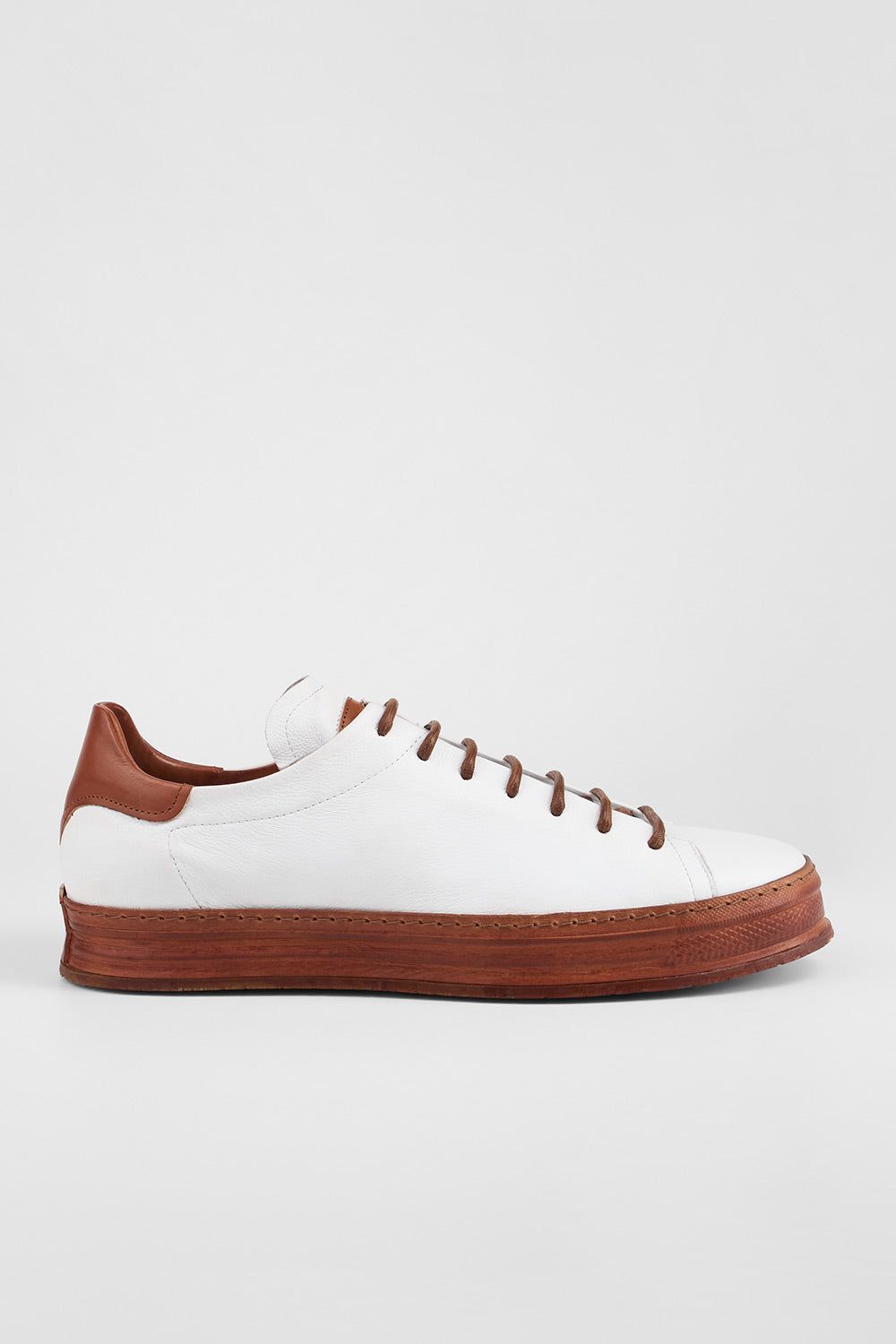 HAYES white-copper welted sneakers.
