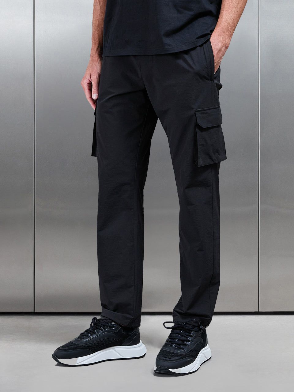 Relaxed Fit Utility Cargo Pant in Black