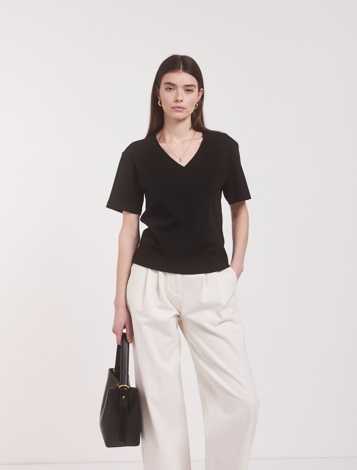 Compact Cotton V Neck T-shirt in Black
