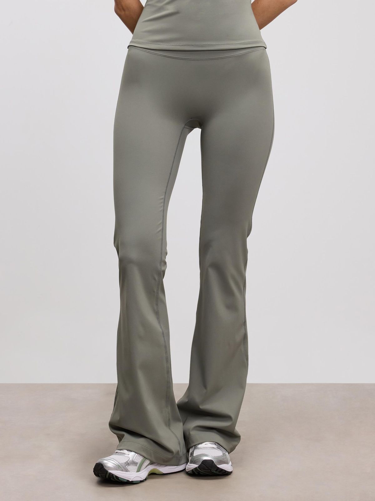 Womens Active Flared Legging in Sage