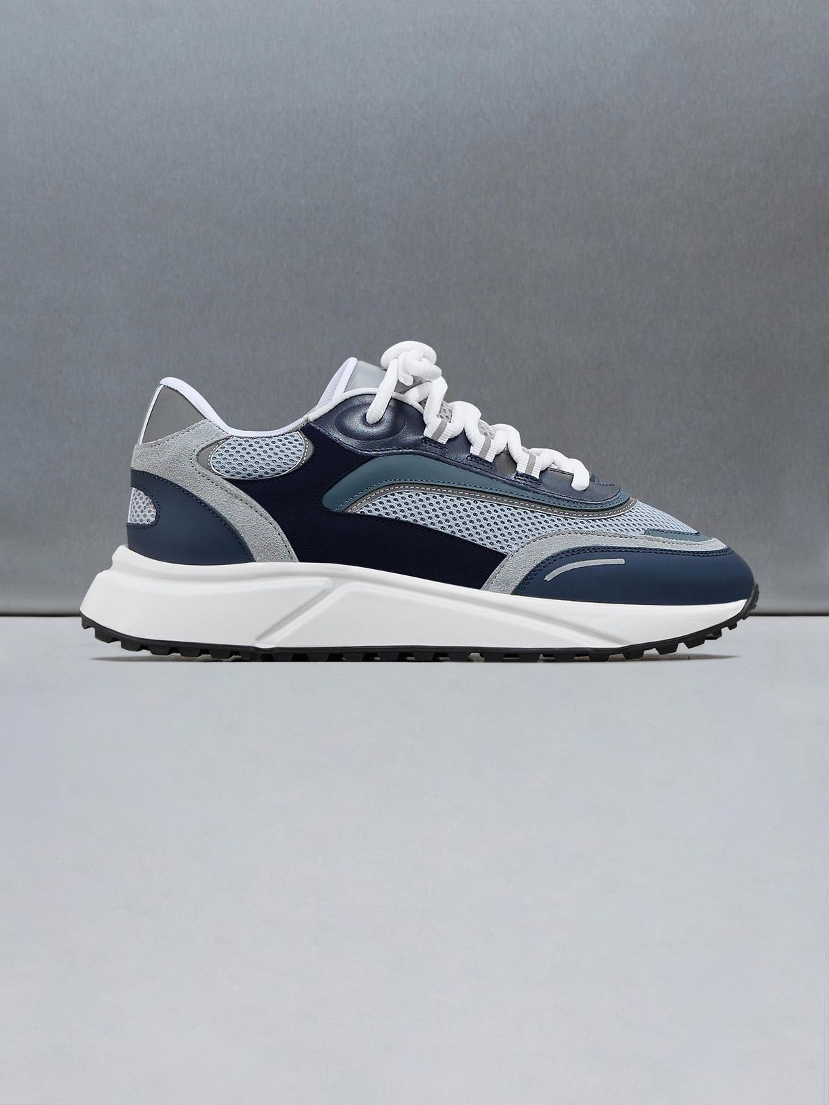Technical Runner 2.0 in Air Force Blue