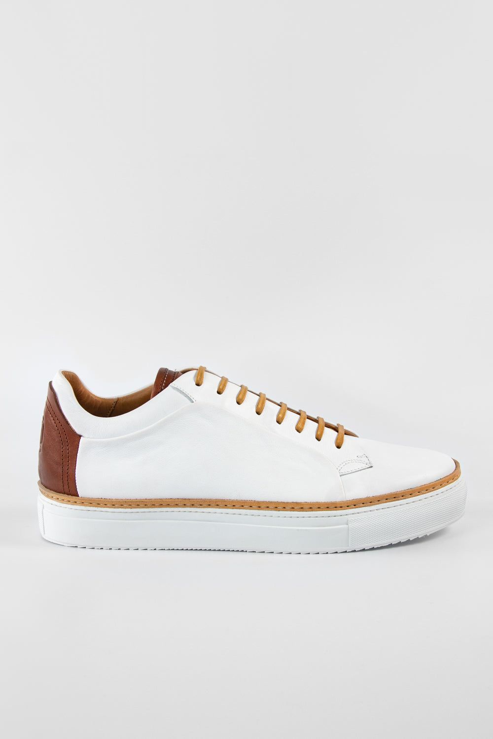 SOHO EDGE white cognac welted sneakers.
