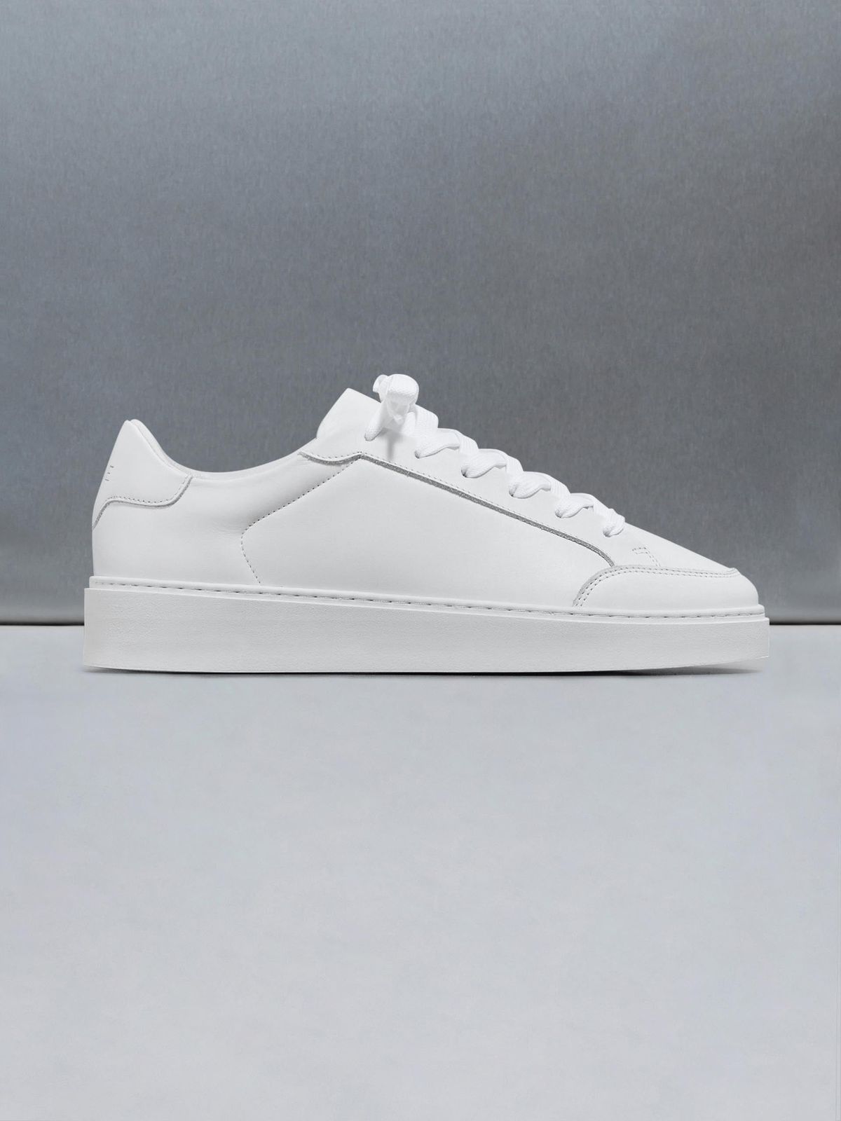 Mid Court Trainer 2.0 in White