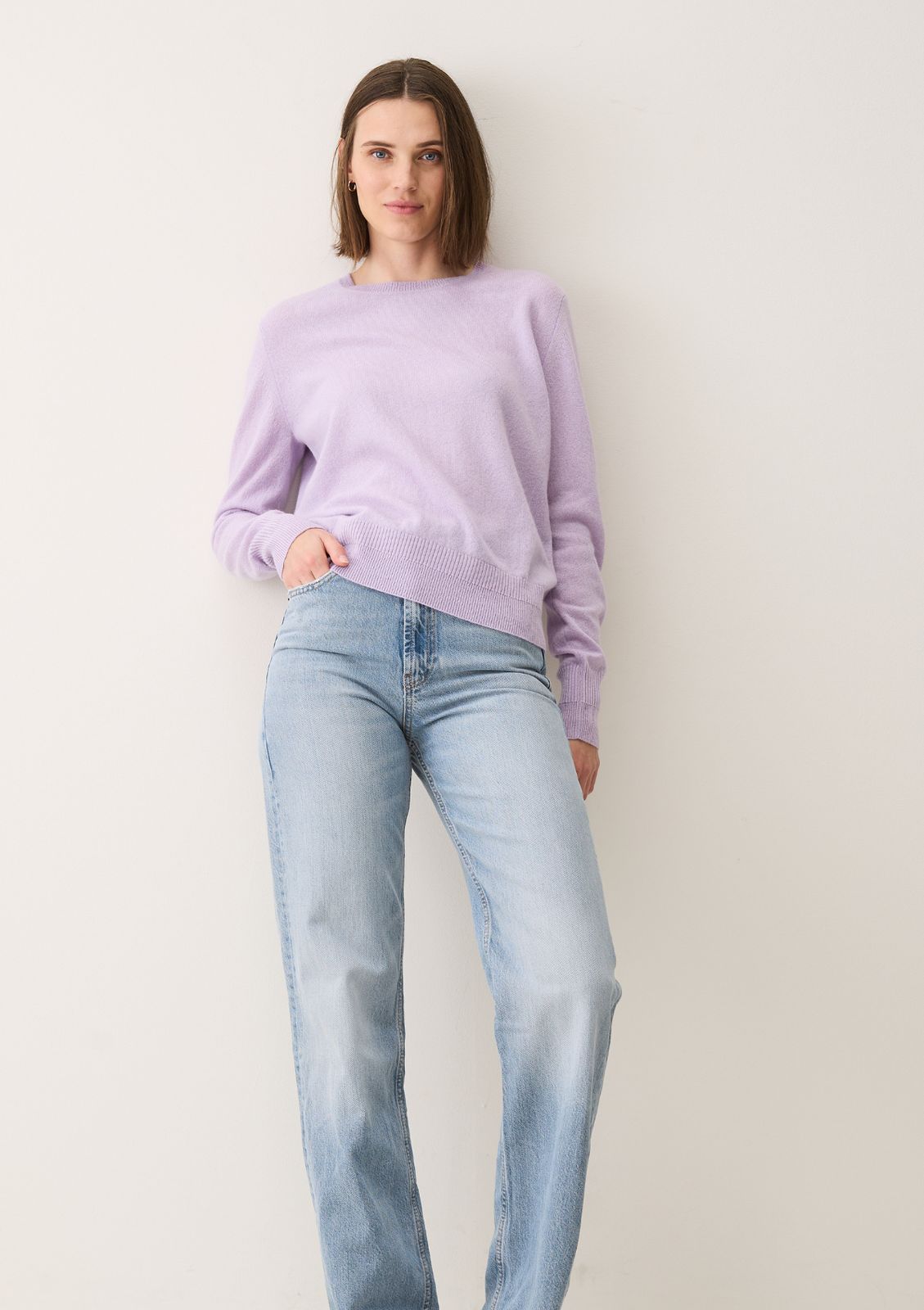 Cashmere Crew Neck Sweater in Siberian Lilac