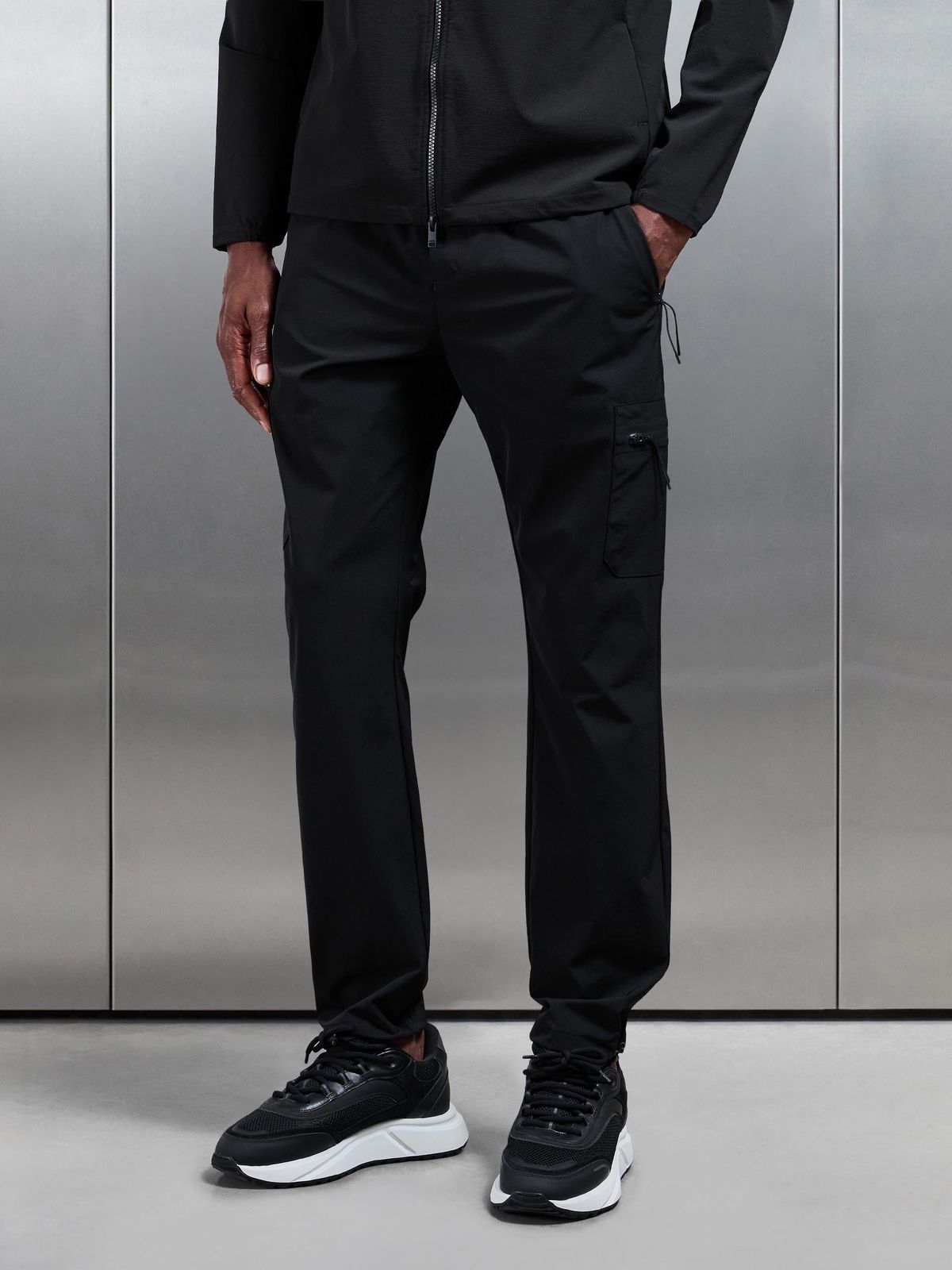 Active Technical Cargo Pant in Black