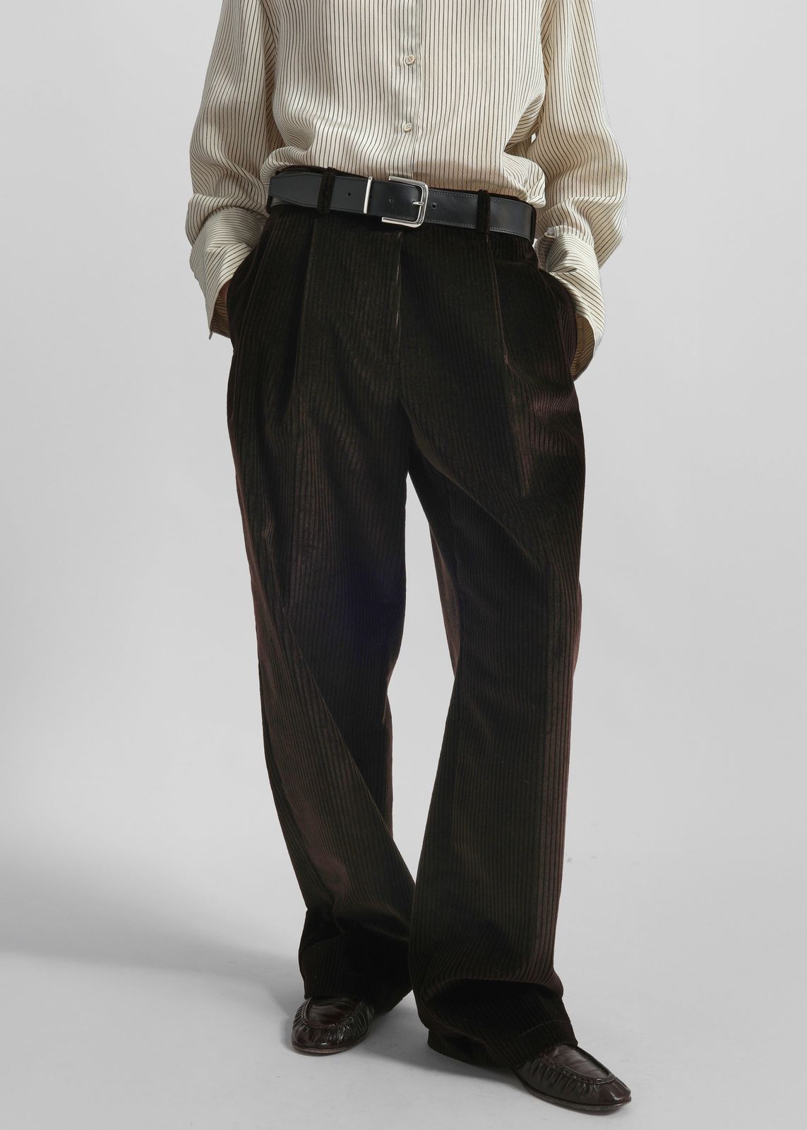 Norstrand Pleated Corduroy Trousers - Dark Brown