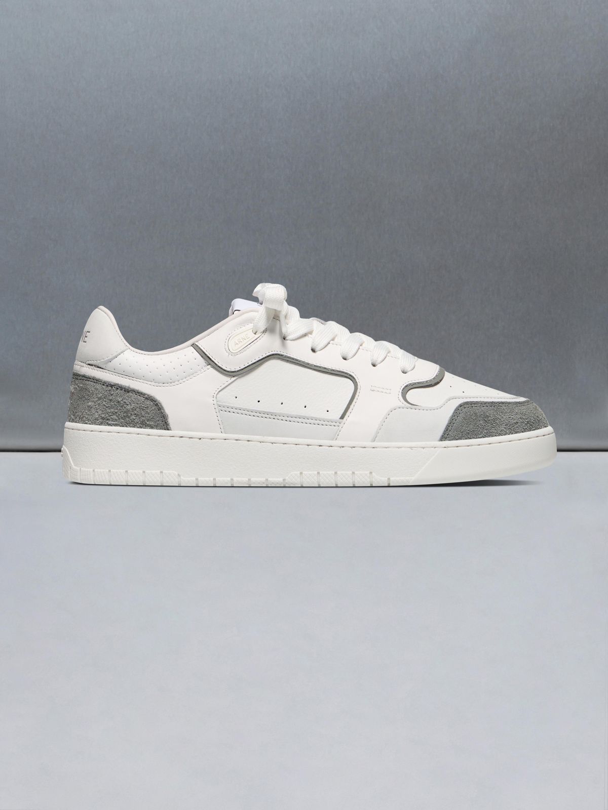 Hoop Trainer in White Grey