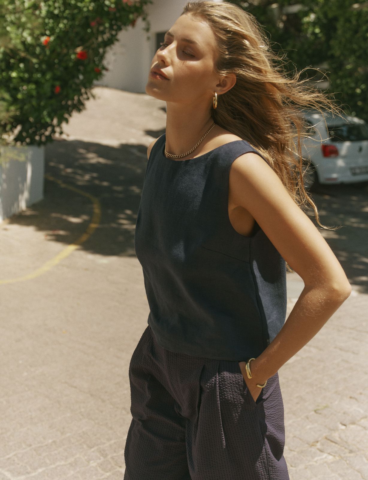 Jackie Top: Linen, Navy