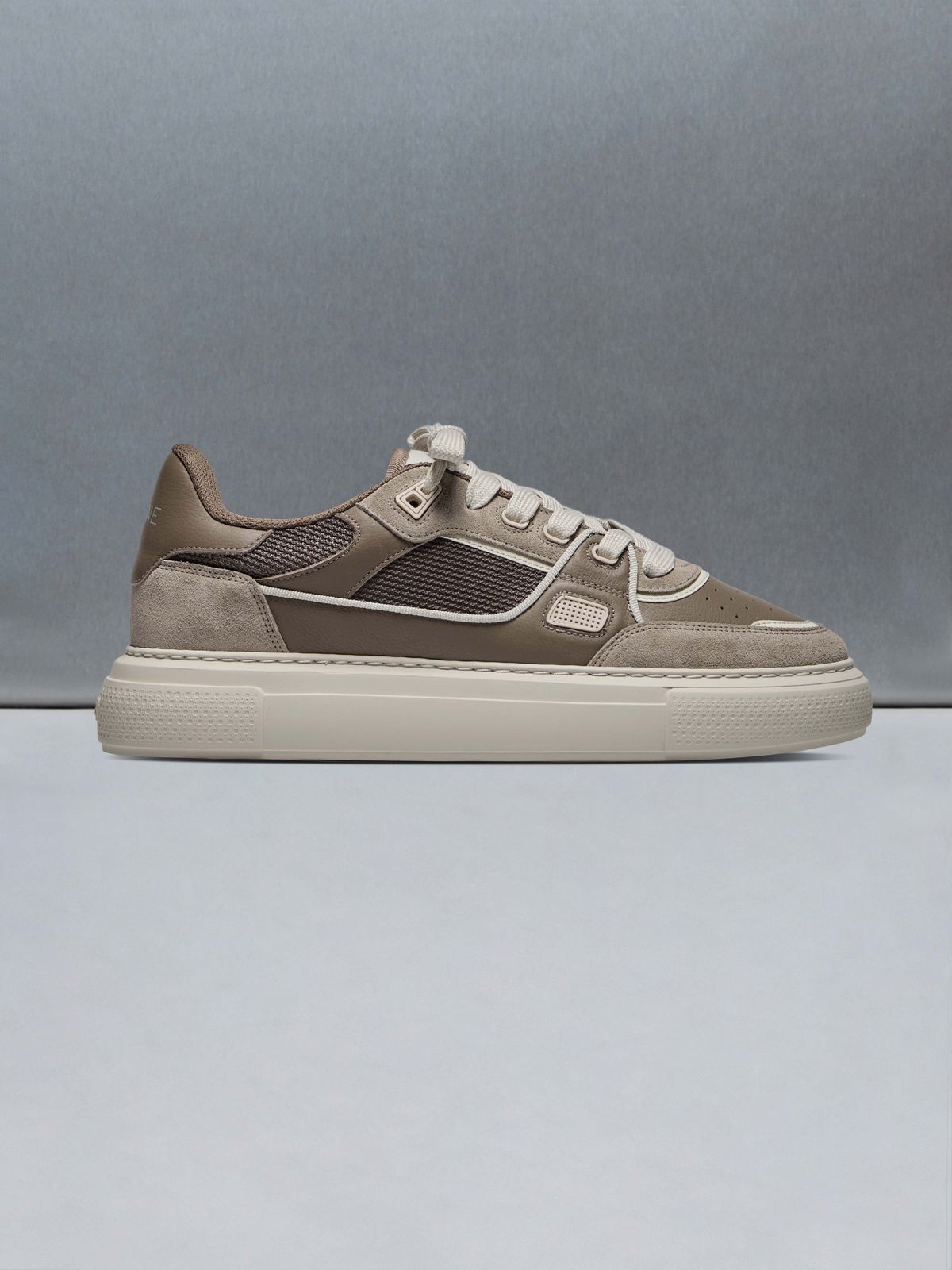 Atlas Trainer in Taupe