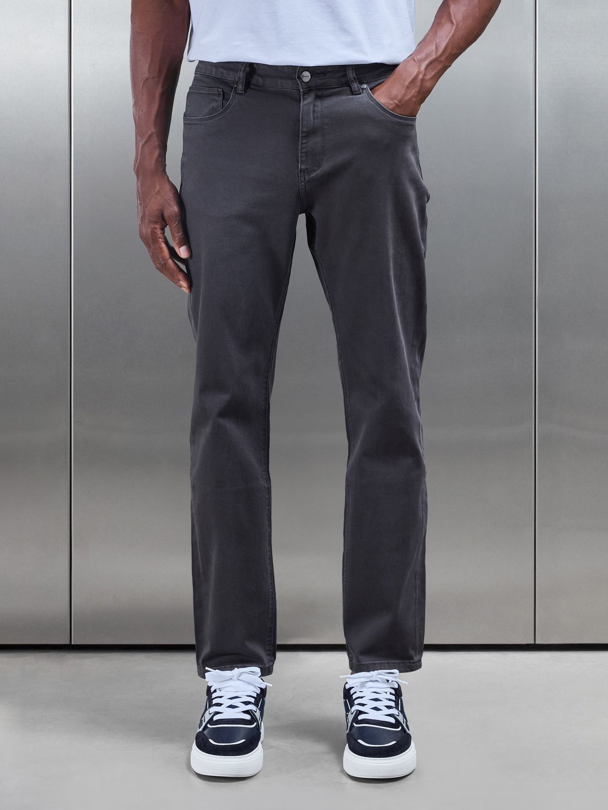 Straight Leg Denim Jeans in Grey