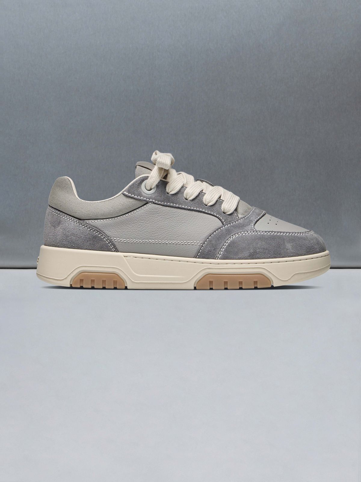 Nova Trainer in Grey