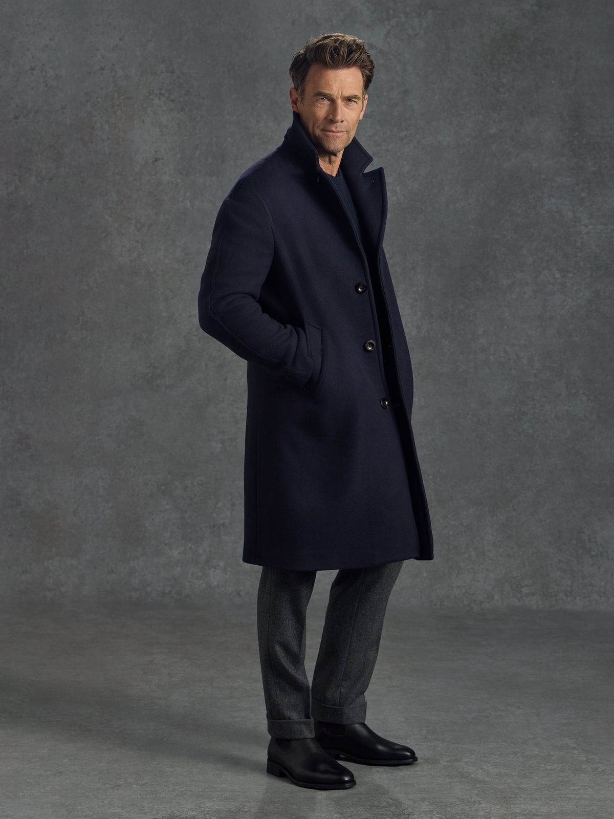 The Cashmere Crew Coat - Navy